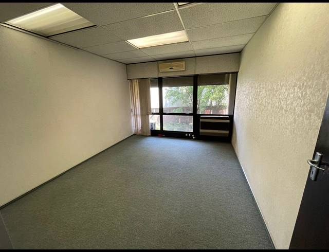 1,073M² OFFICE TO LET IN ALRODE